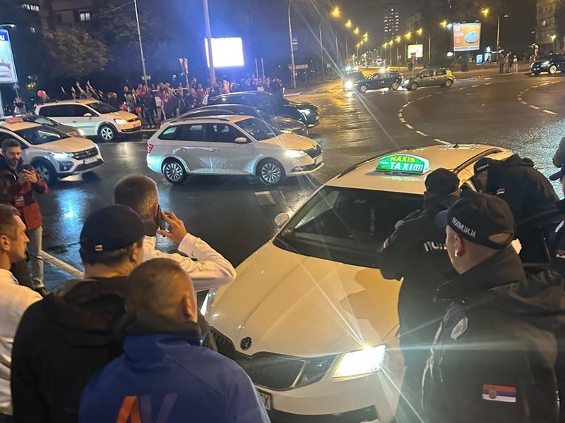 Incident na Novom Beogradu &ndash; automobilom krenuo na pristalice SNS